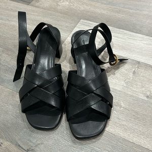 Brand New leatherTory Burch Sandals 🔥🔥🔥